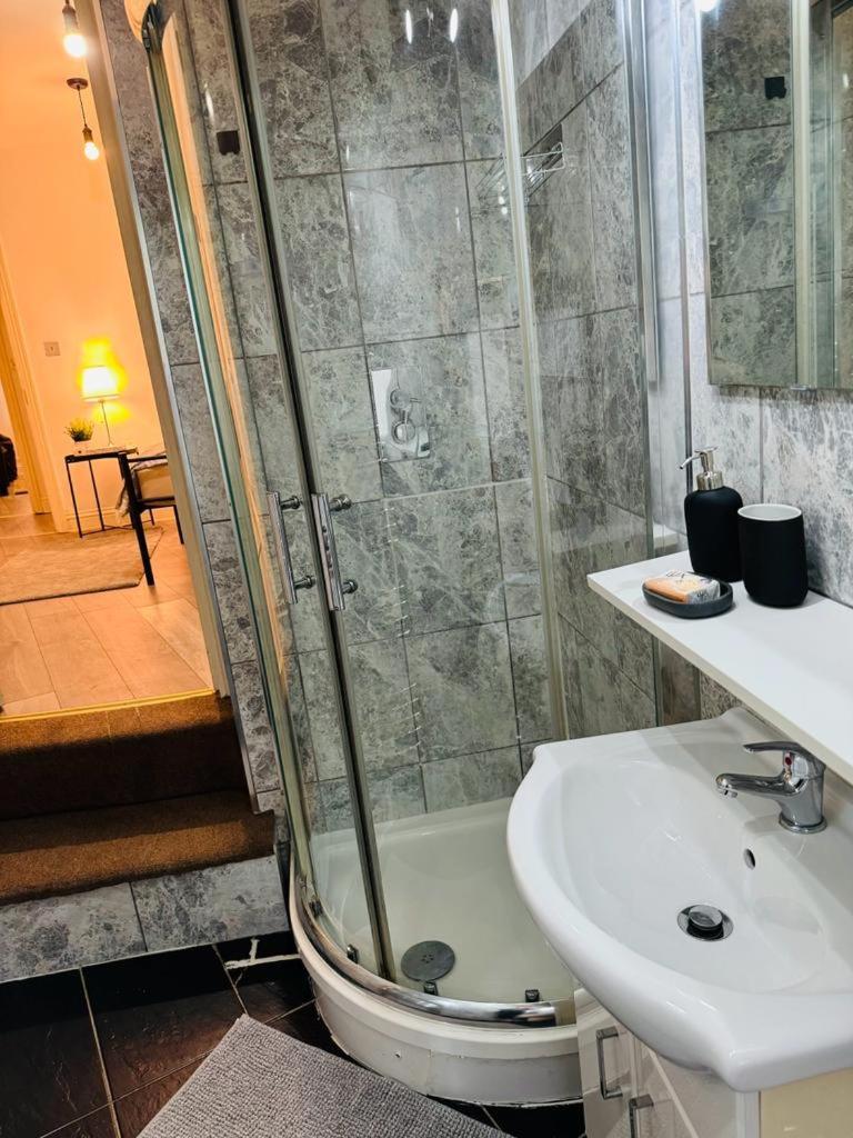 לונדון Willesden J Guest Home 4 מראה חיצוני תמונה