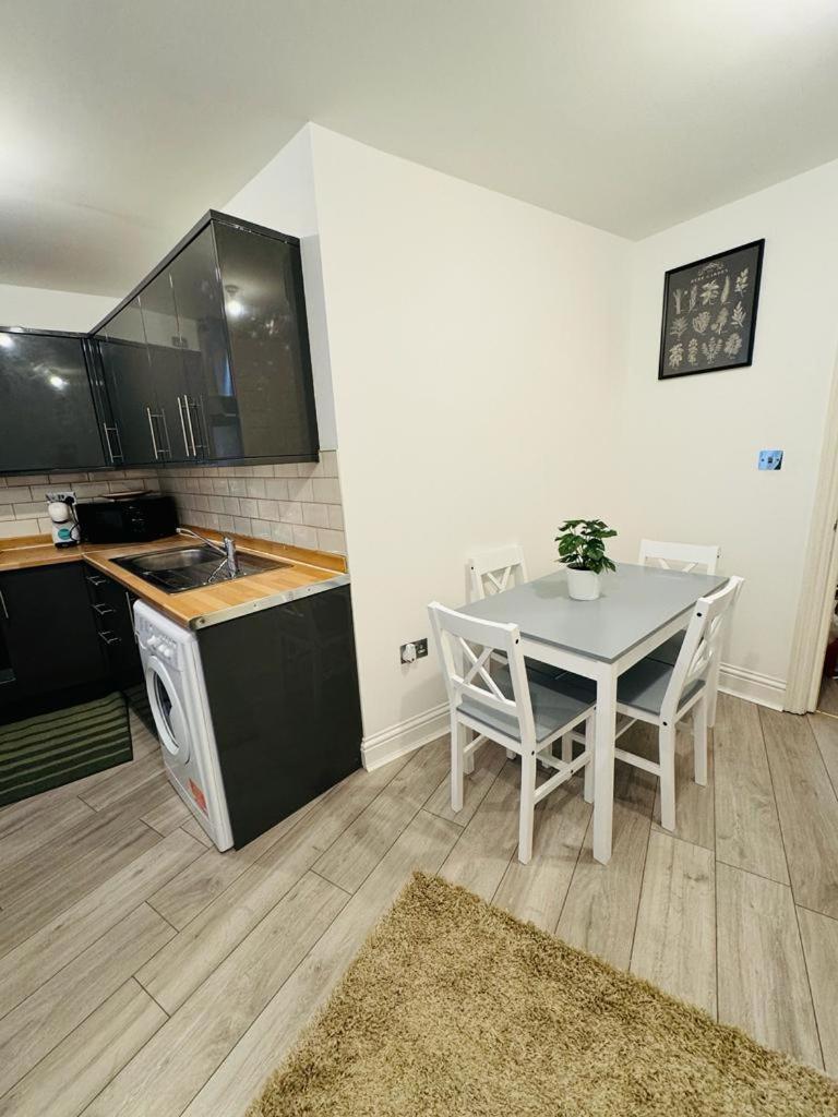 לונדון Willesden J Guest Home 4 מראה חיצוני תמונה